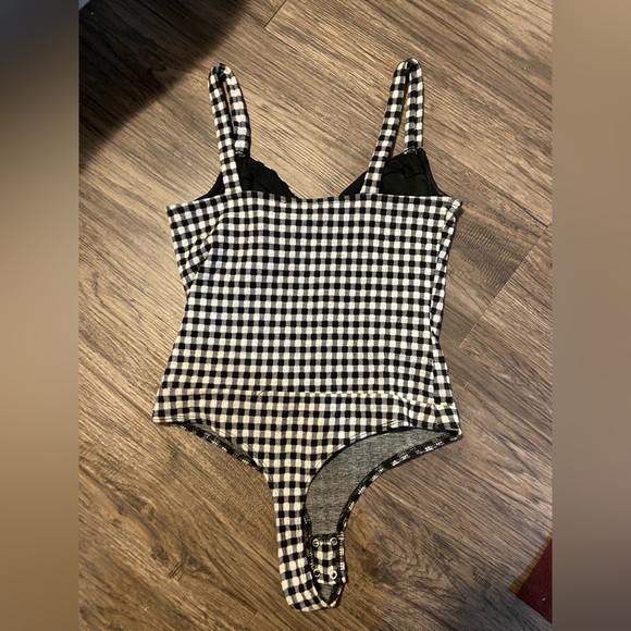 Beautiful Body Suit Size small - Picture 4 of 5